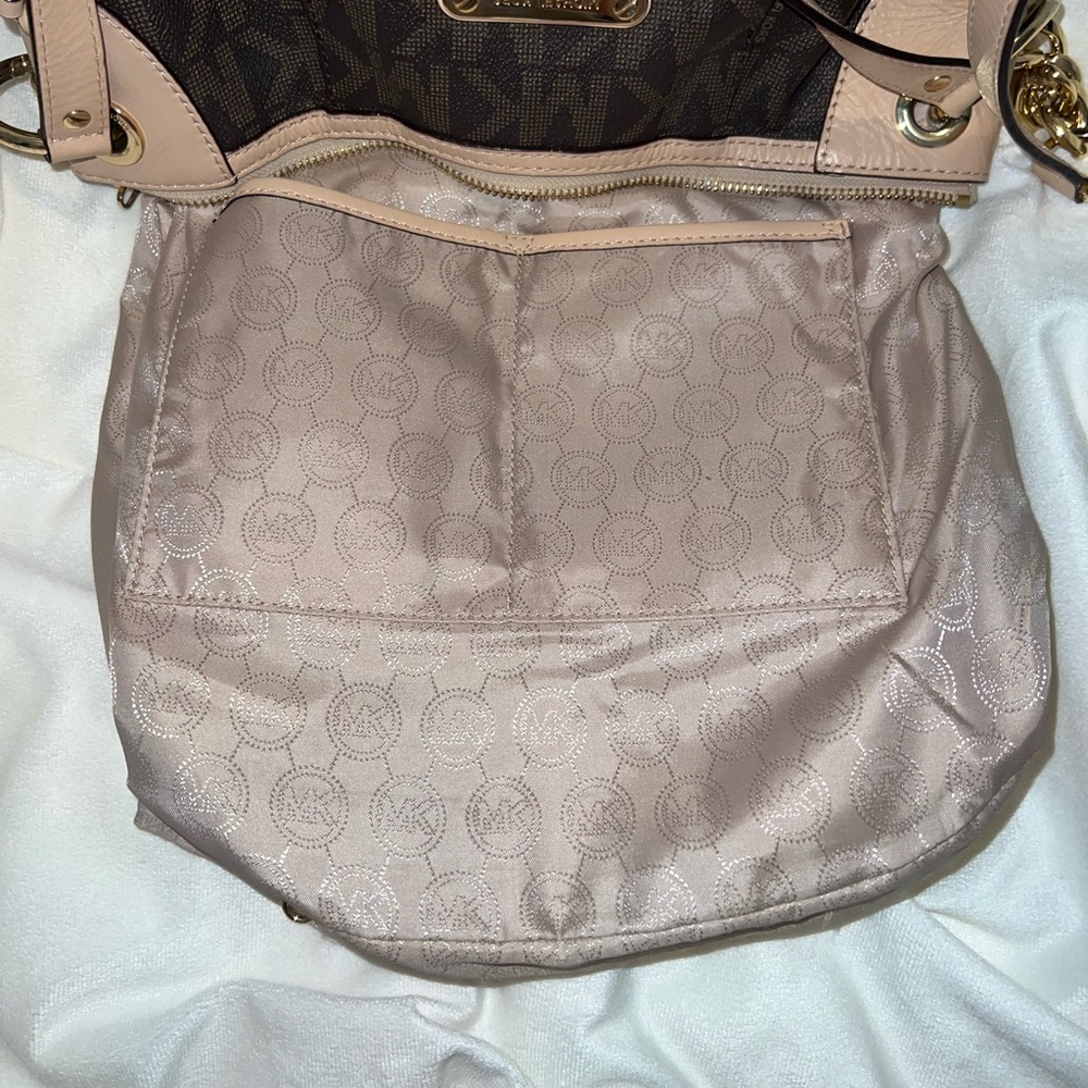 Michael Kors Large Convertible Shoulder Bag - Picture 4 of 9